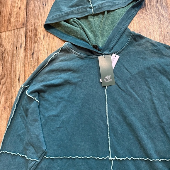 Wild Fable Women’s Oversized Hoodie Green Exposed Seam Raw Edge Pullover NEW - Picture 2 of 8